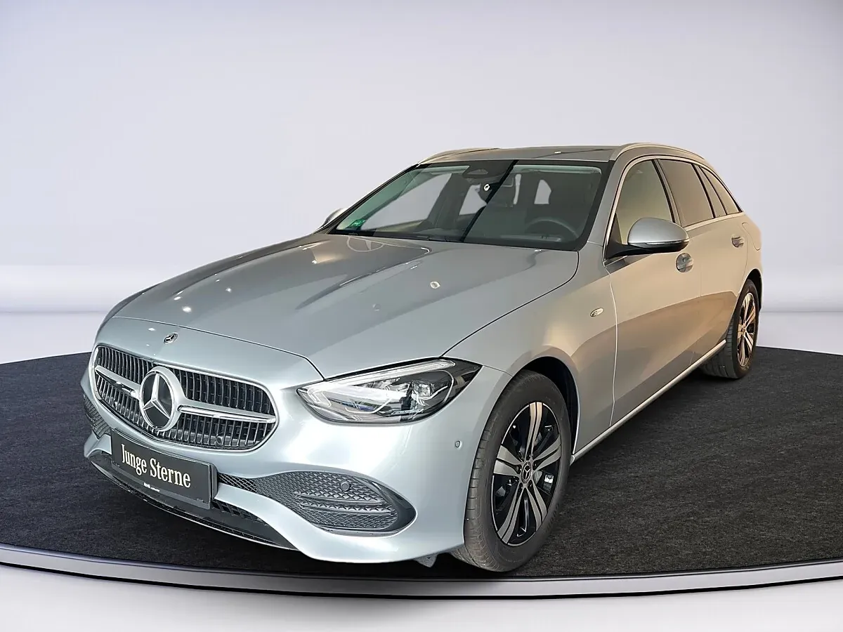 Mercedes-Benz C-Class 2026 photo 2