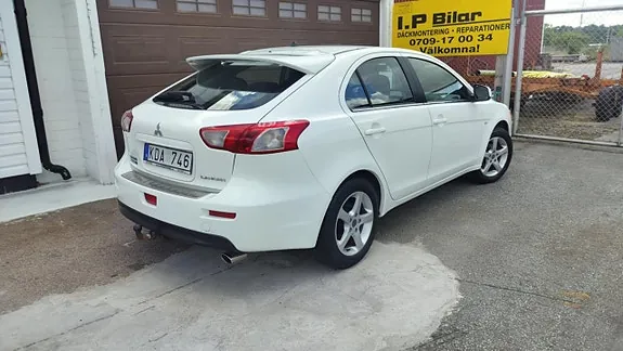 Mitsubishi Lancer 2010 photo 2