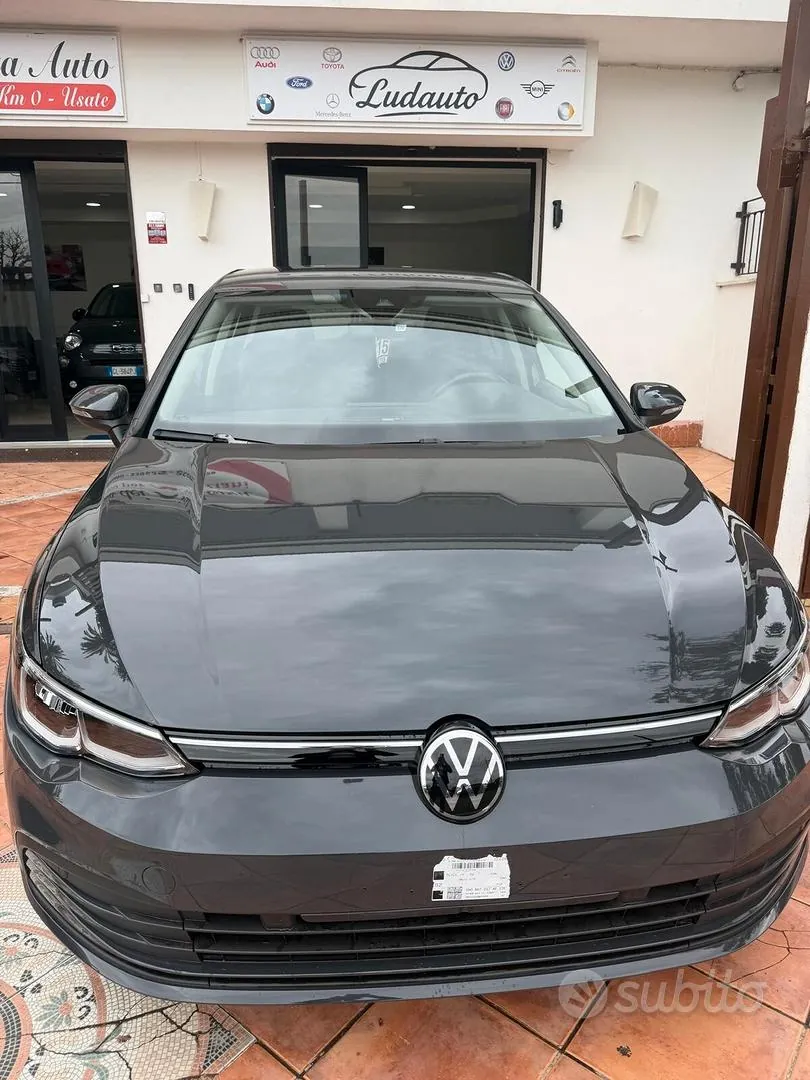 Volkswagen Golf 2022 photo 2