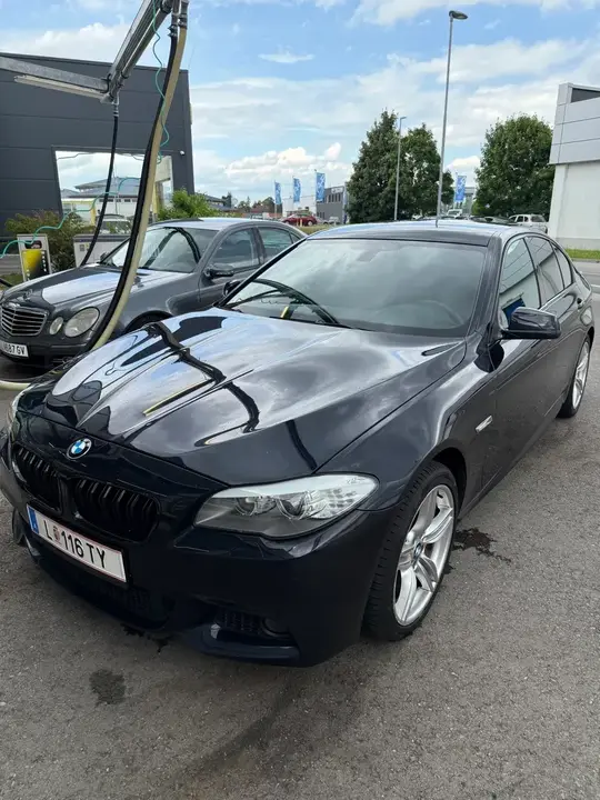 BMW 5 Series 2012 photo 2