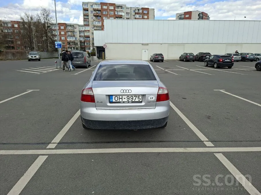 Audi A4 2005 photo 2