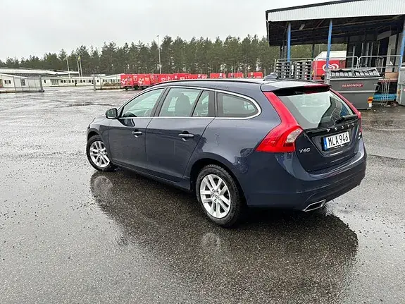 Volvo V60 2014 photo 2