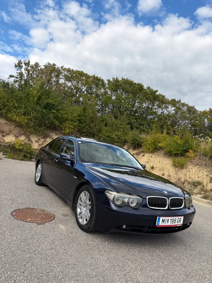 BMW 7 Series 2004 photo 2