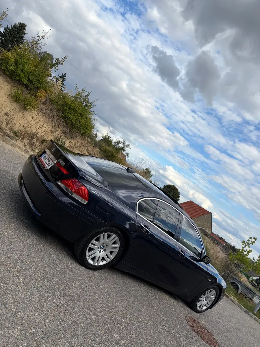 BMW 7 Series 2004 photo 3