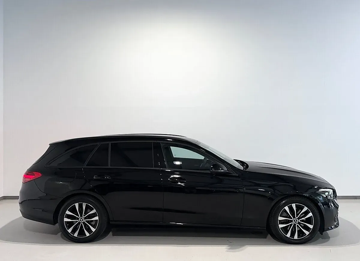 Mercedes-Benz C-Class 2022 photo 2
