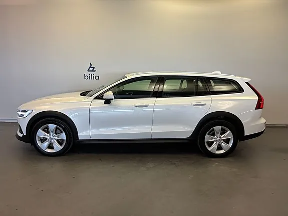 Volvo V60 Cross Country 2024 photo 3