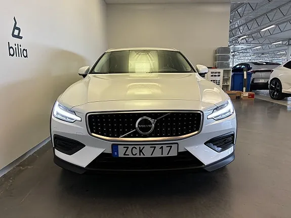 Volvo V60 Cross Country 2024 photo 2