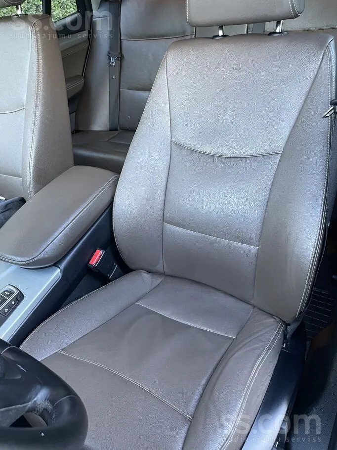 BMW X3 2011 photo 2