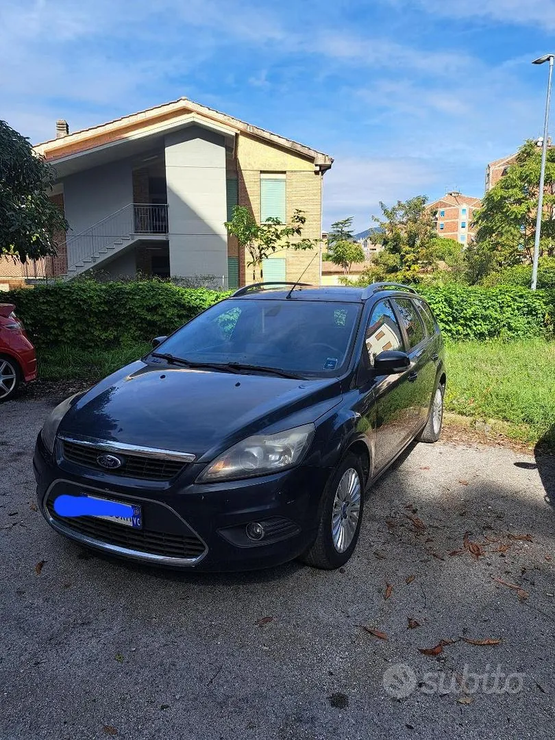 Ford Focus 2010 photo 2