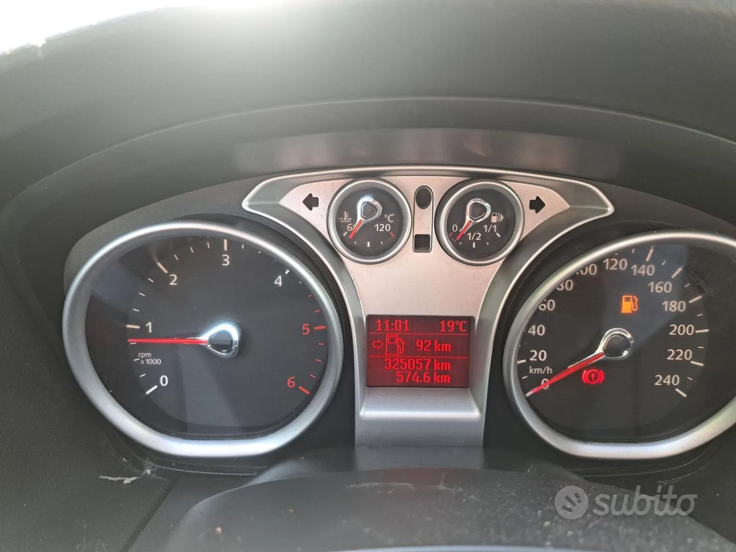 Ford Focus 2010 photo 3