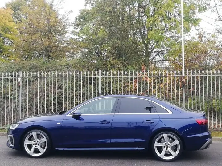 Audi A4 2023 photo 4