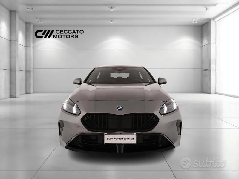 BMW 1 Series 2025 photo 2