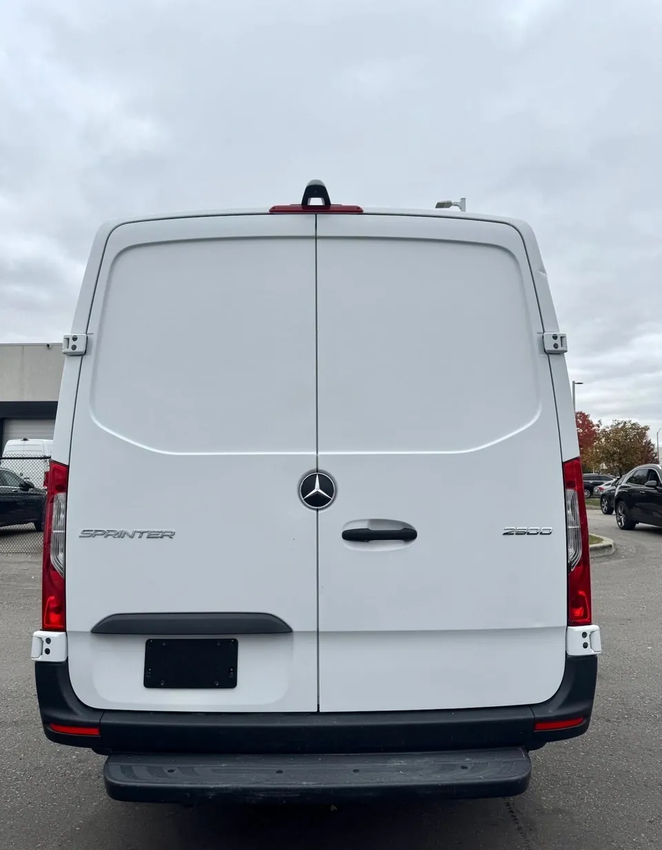 Mercedes-Benz Sprinter 2022 photo 3