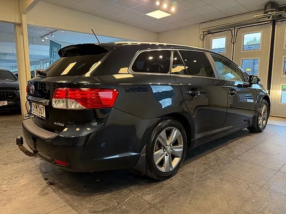 Toyota Avensis 2015 photo 4