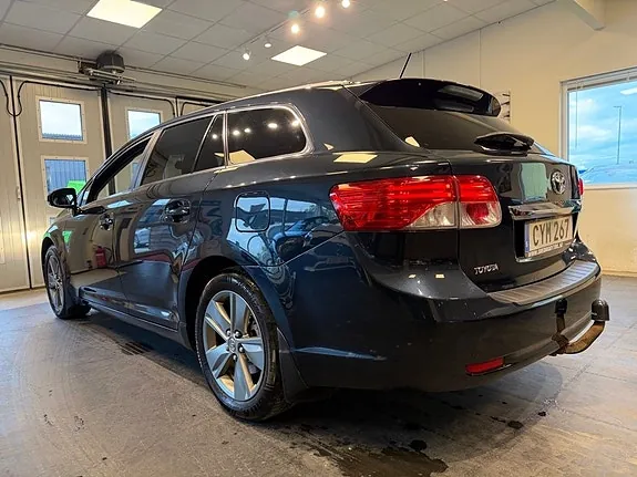 Toyota Avensis 2015 photo 3