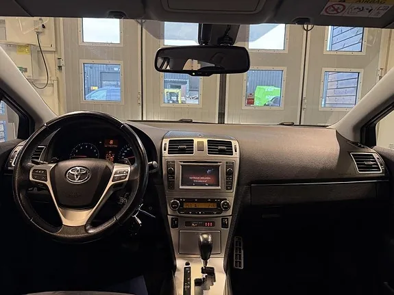 Toyota Avensis 2015 photo 5
