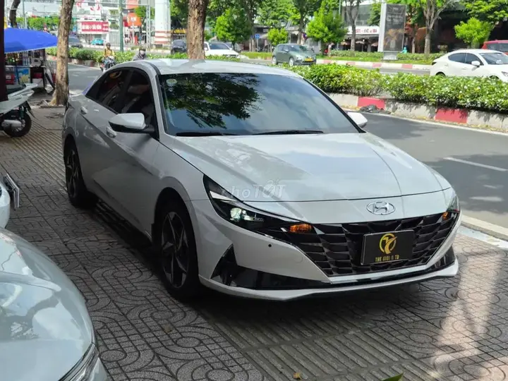 Hyundai Elantra 2023 photo 2