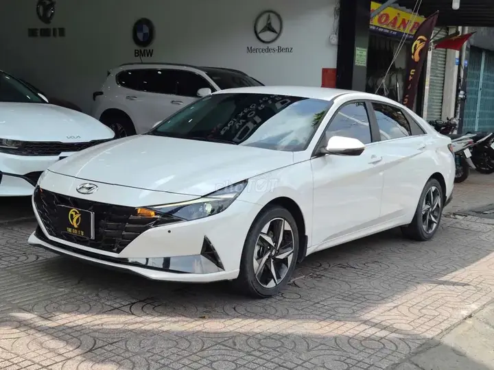 Hyundai Elantra 2023 photo 3