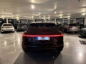 Audi Q8 E-Tron 2023 photo 3