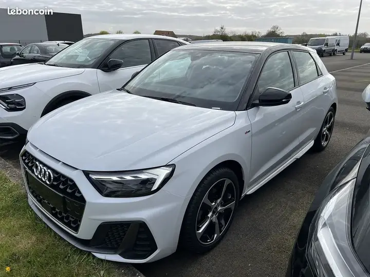 Audi A1 2025 photo 2
