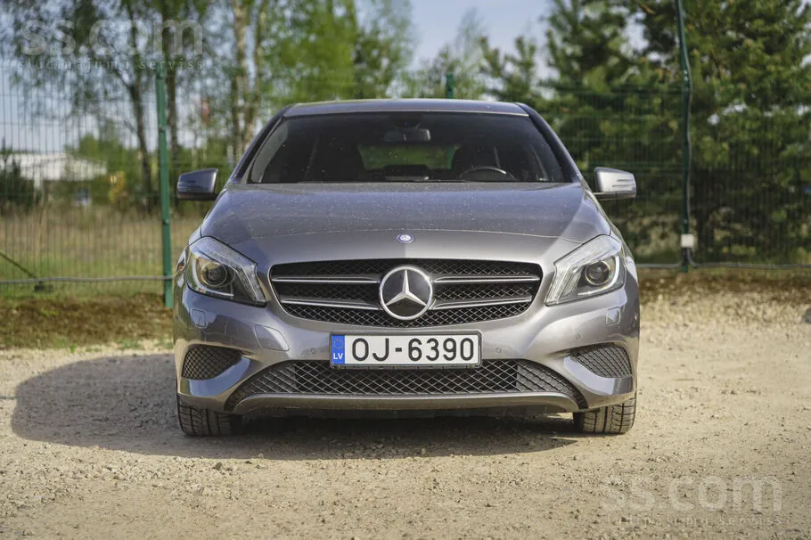 Mercedes-Benz A180 2013 photo 2