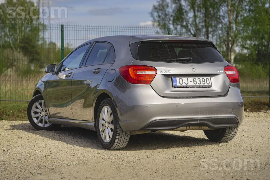 Mercedes-Benz A180 2013 photo 4