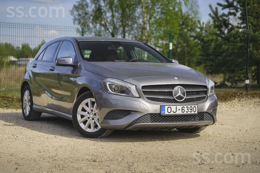 Mercedes-Benz A180 2013 photo 3