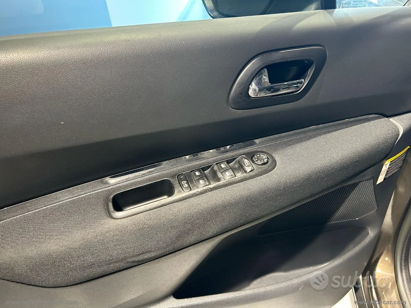 Peugeot 3008 2012 photo 4
