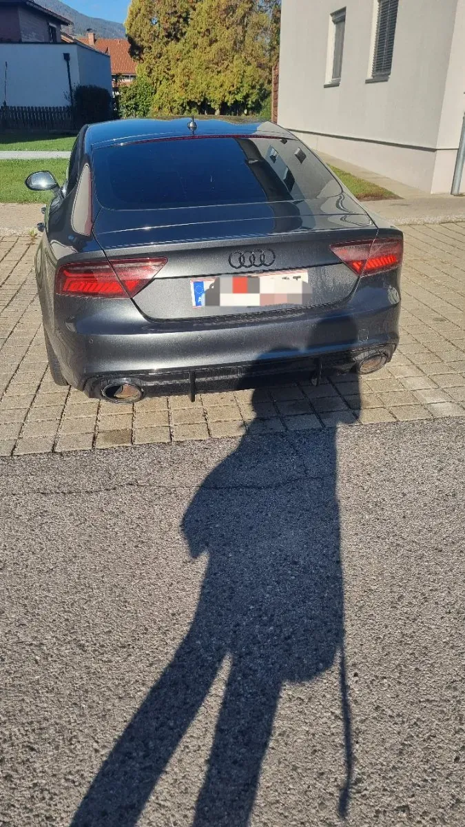 Audi A7 2011 photo 2