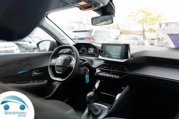 Peugeot 208 2023 photo 2