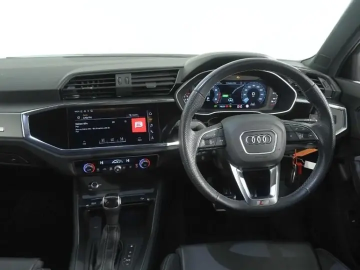 Audi Q3 2023 photo 4