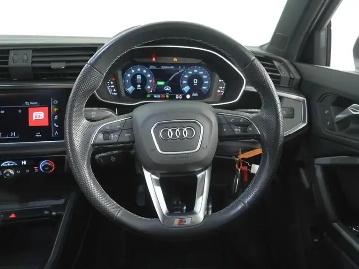 Audi Q3 2023 photo 5