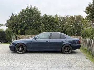 BMW 520I