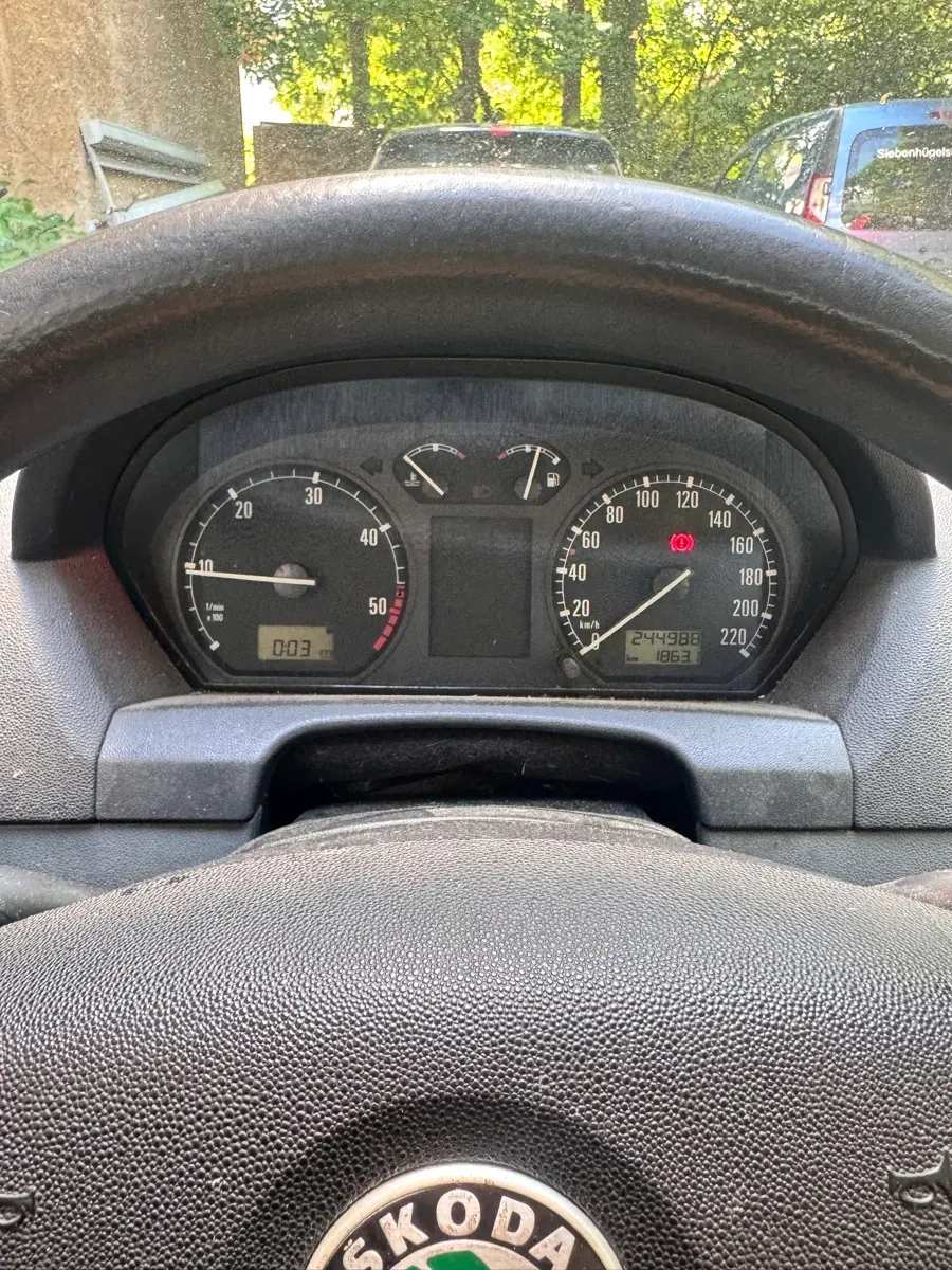 Skoda Fabia 2002 photo 2