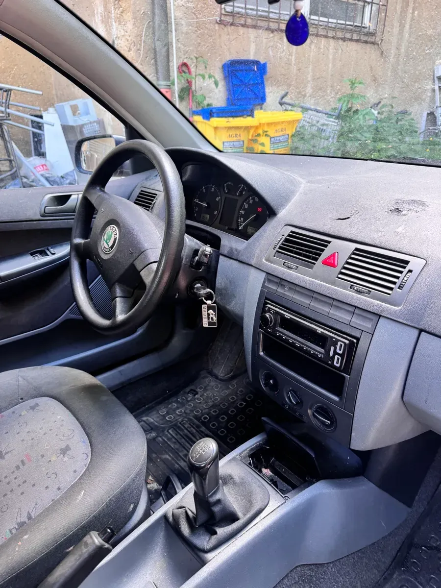 Skoda Fabia 2002 photo 3