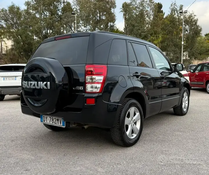 Suzuki Grand Vitara 2010 photo 4
