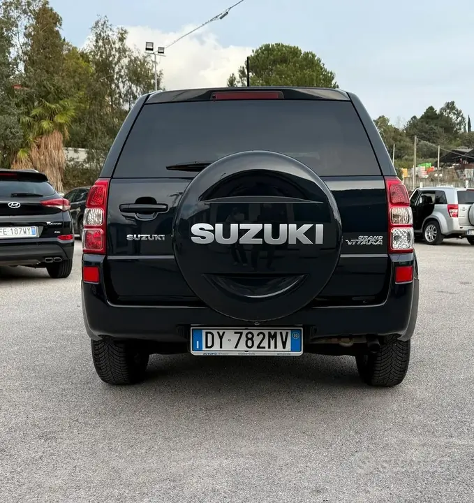 Suzuki Grand Vitara 2010 photo 5
