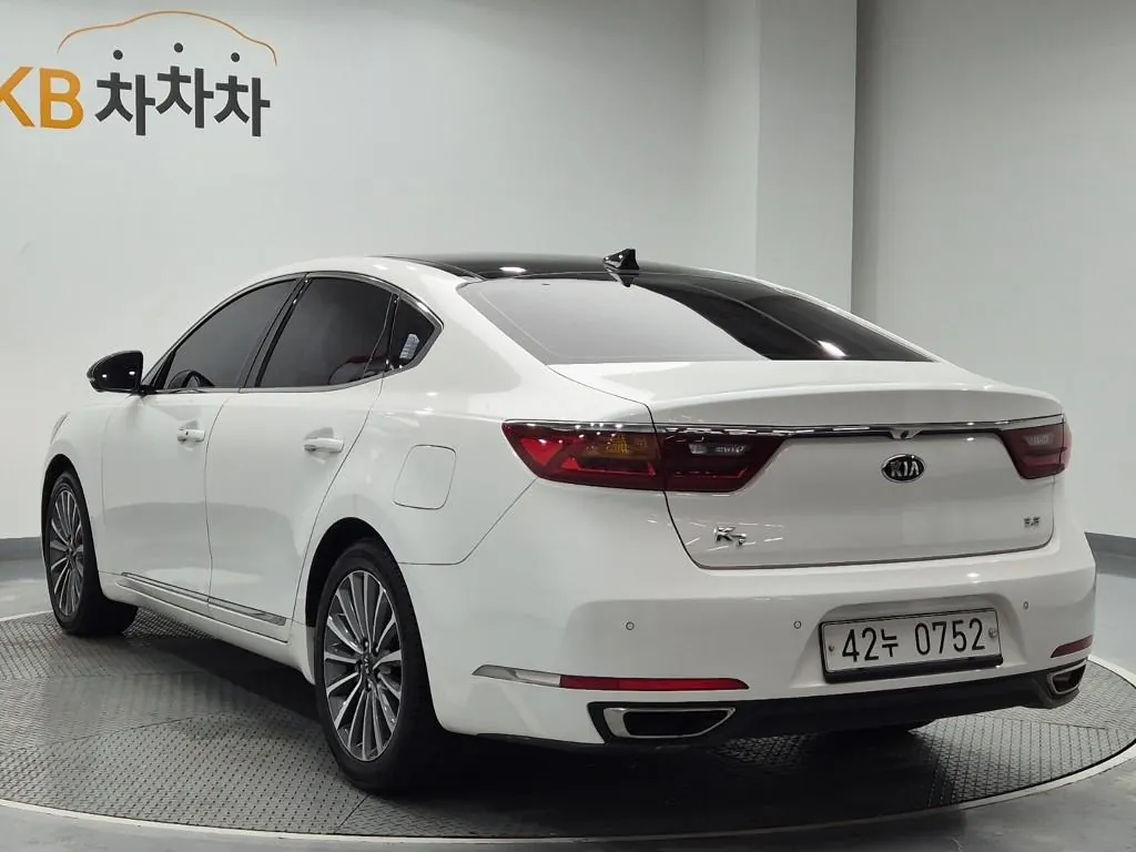 Kia K7 2016 photo 2