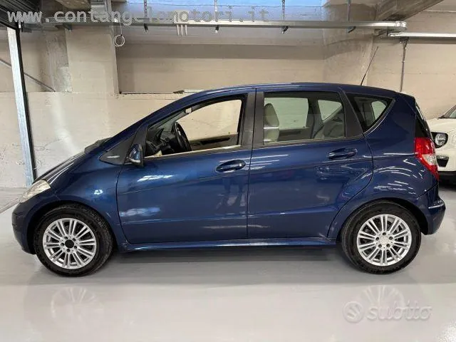 Mercedes-Benz A 160 2012 photo 2