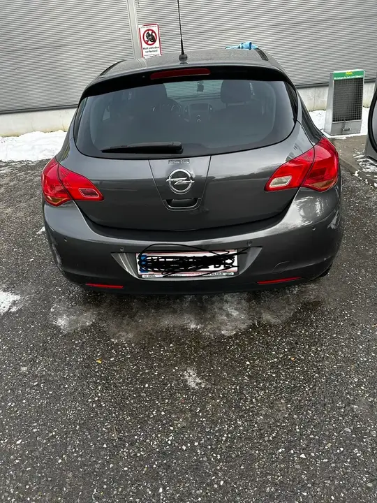 Opel Astra 2012 photo 3
