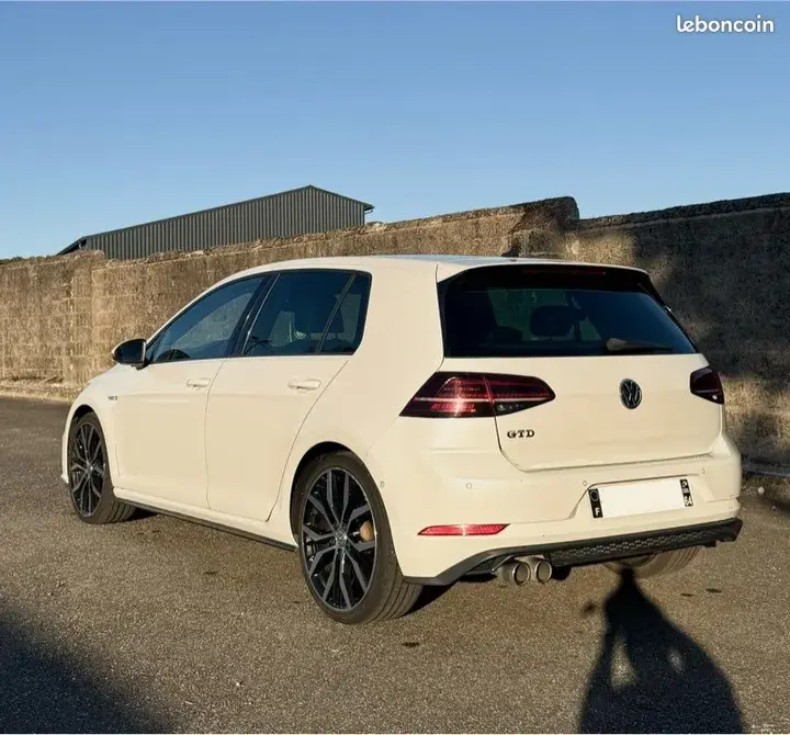 Volkswagen Golf 2017 photo 2