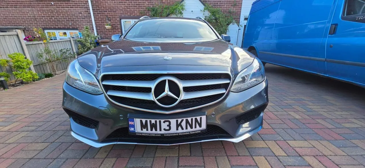 Mercedes-Benz E-Class 2013 photo 2