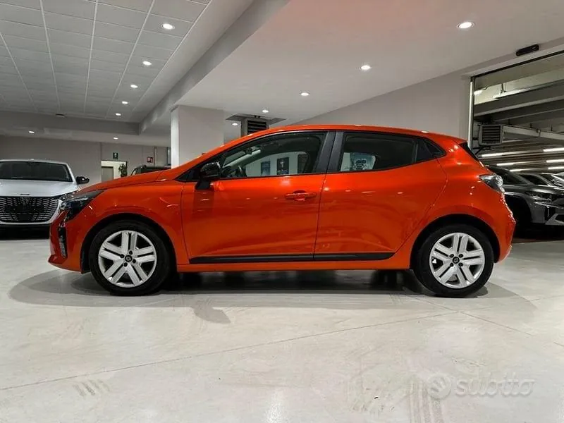 Renault Clio 2024 photo 2
