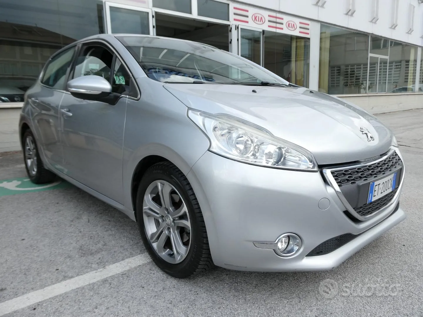 Peugeot 208 2013 photo 5