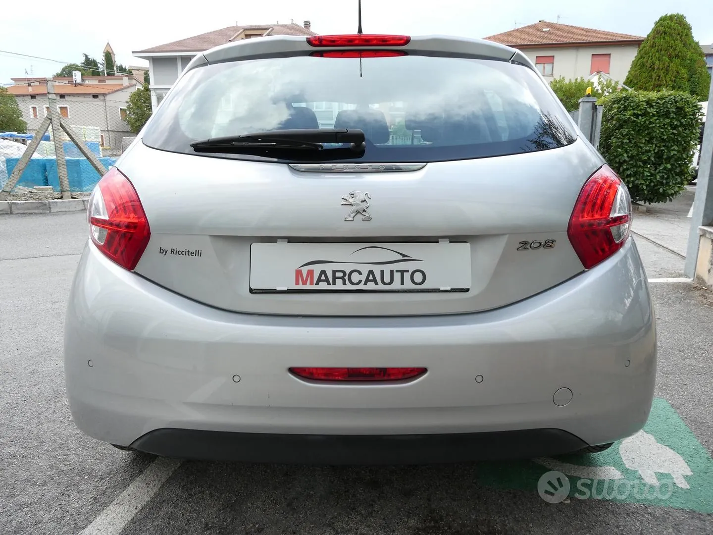 Peugeot 208 2013 photo 3