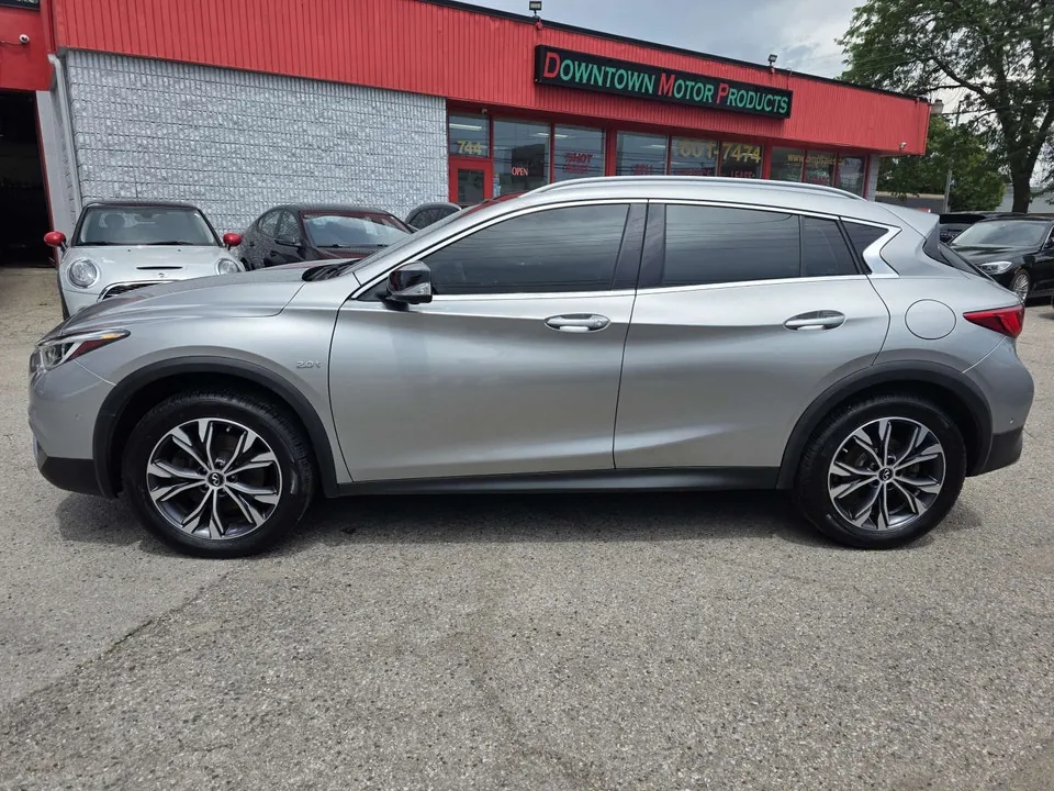 Infiniti Qx30 2017 photo 3