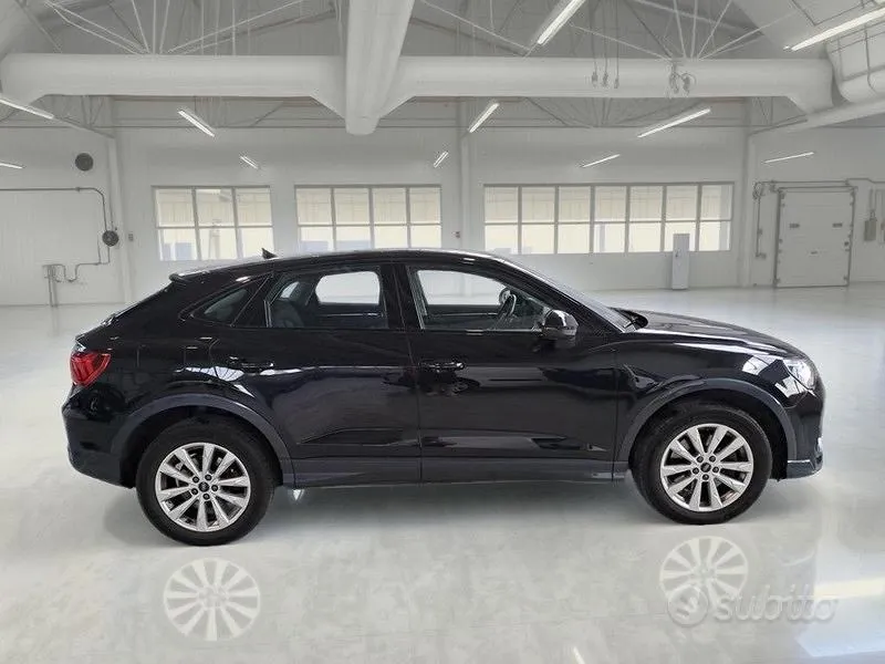 Audi Q3 2023 photo 3