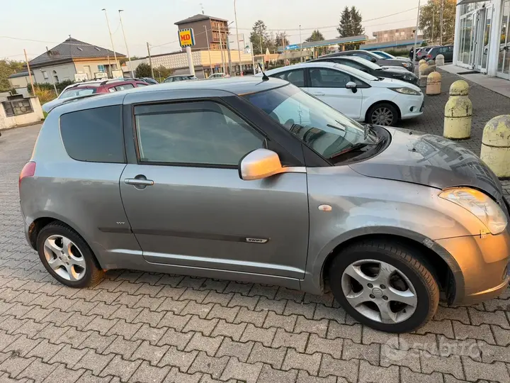 Suzuki Swift 2006 photo 3