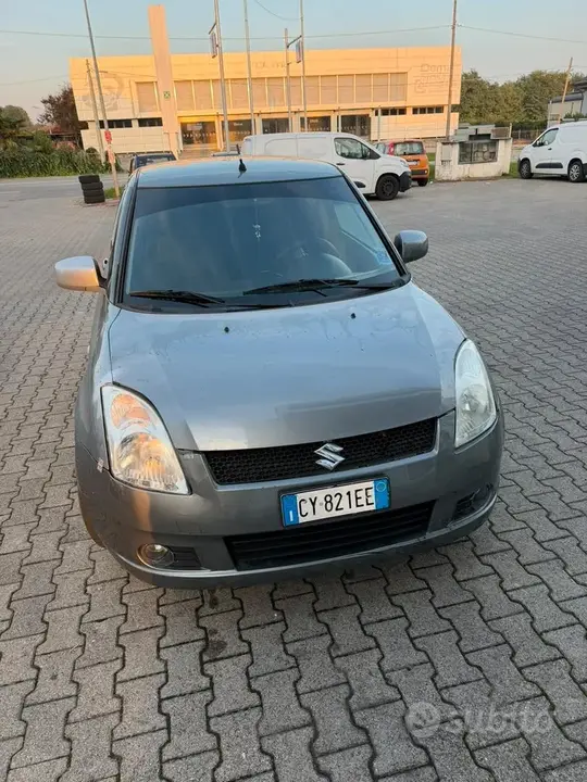 Suzuki Swift 2006 photo 2