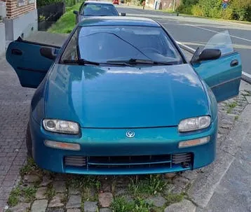 Mazda 323